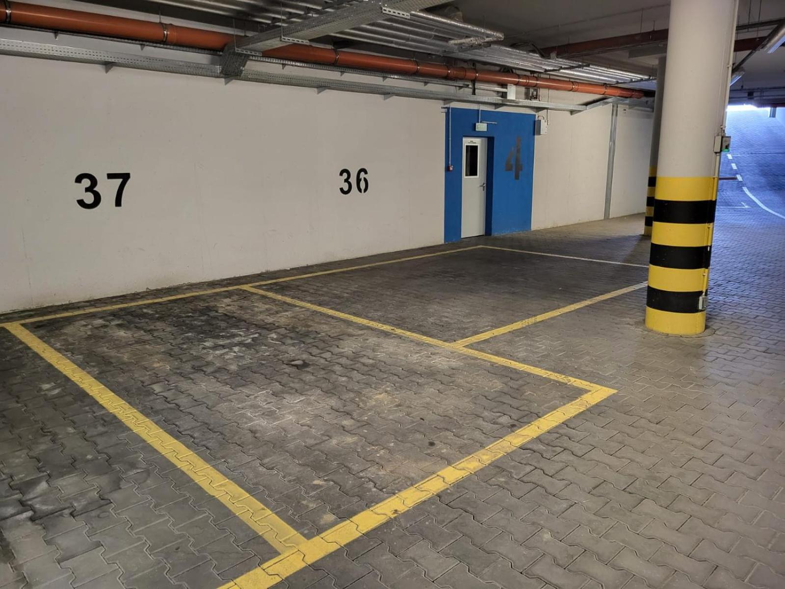 Apartament Em Klimatyzacja&Parking Rzeszów Buitenkant foto