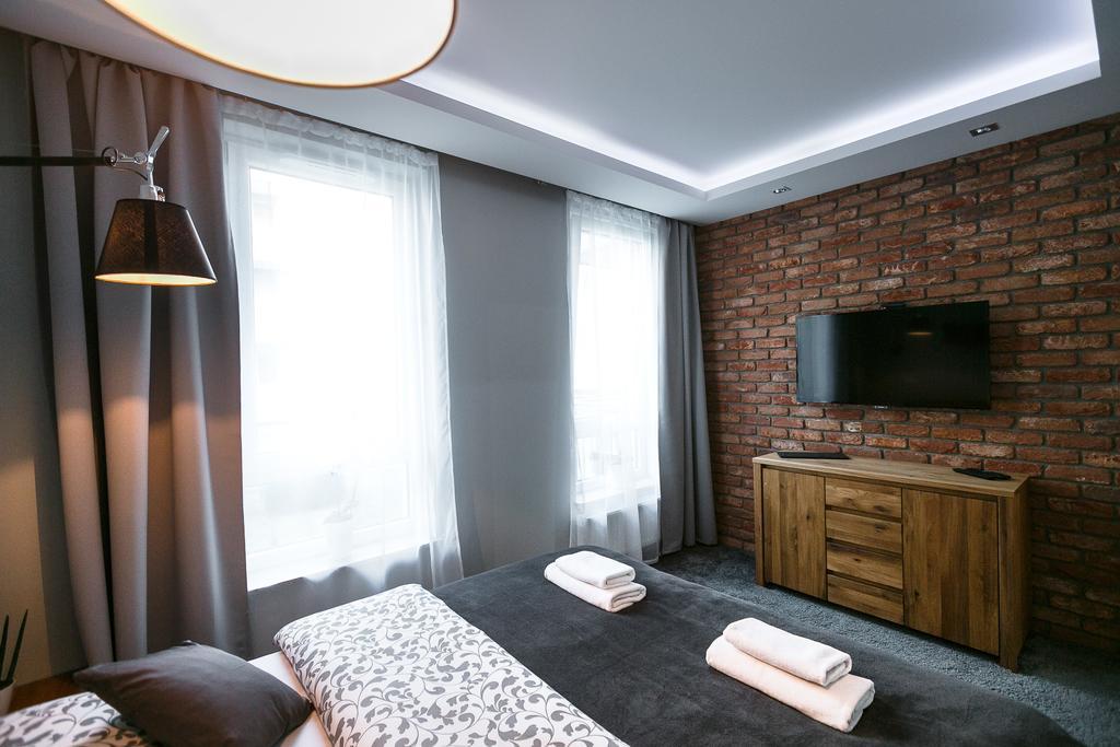 Apartament Em Klimatyzacja&Parking Rzeszów Buitenkant foto