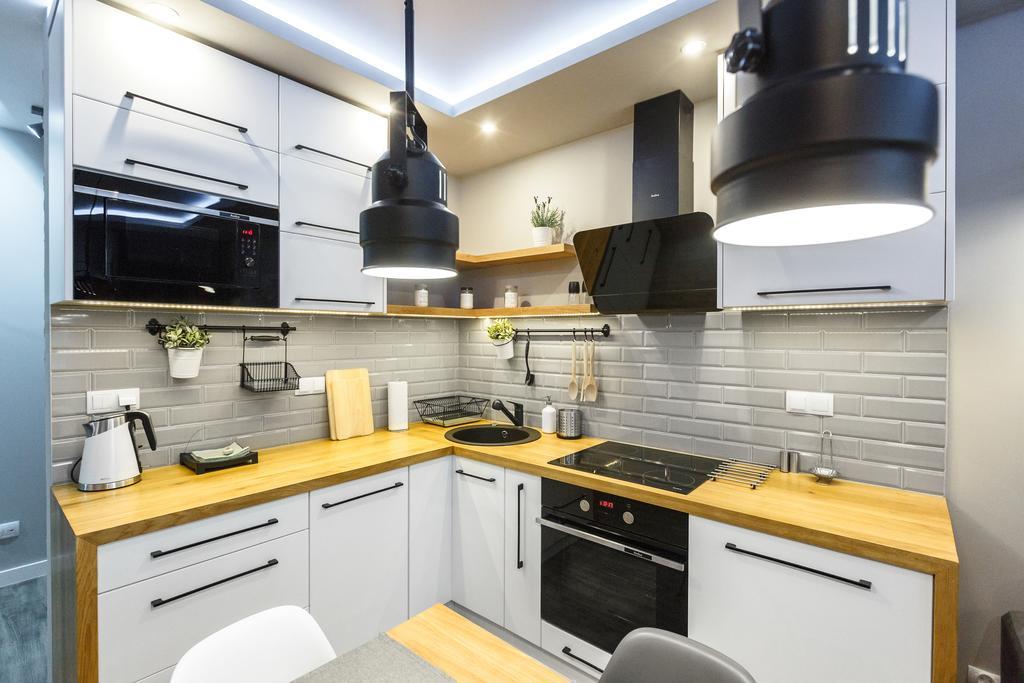 Apartament Em Klimatyzacja&Parking Rzeszów Buitenkant foto