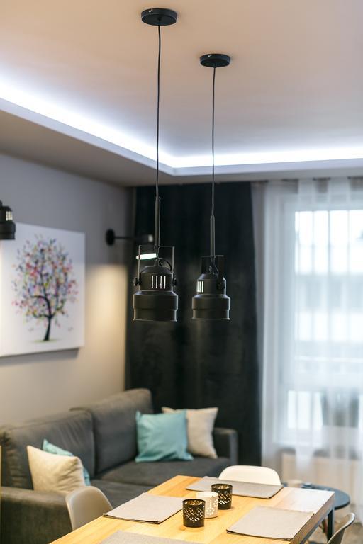 Apartament Em Klimatyzacja&Parking Rzeszów Buitenkant foto