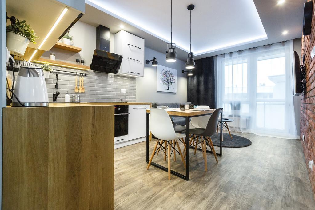 Apartament Em Klimatyzacja&Parking Rzeszów Buitenkant foto