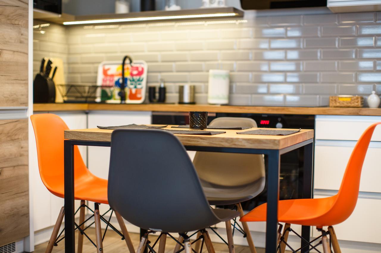 Apartament Em Klimatyzacja&Parking Rzeszów Buitenkant foto